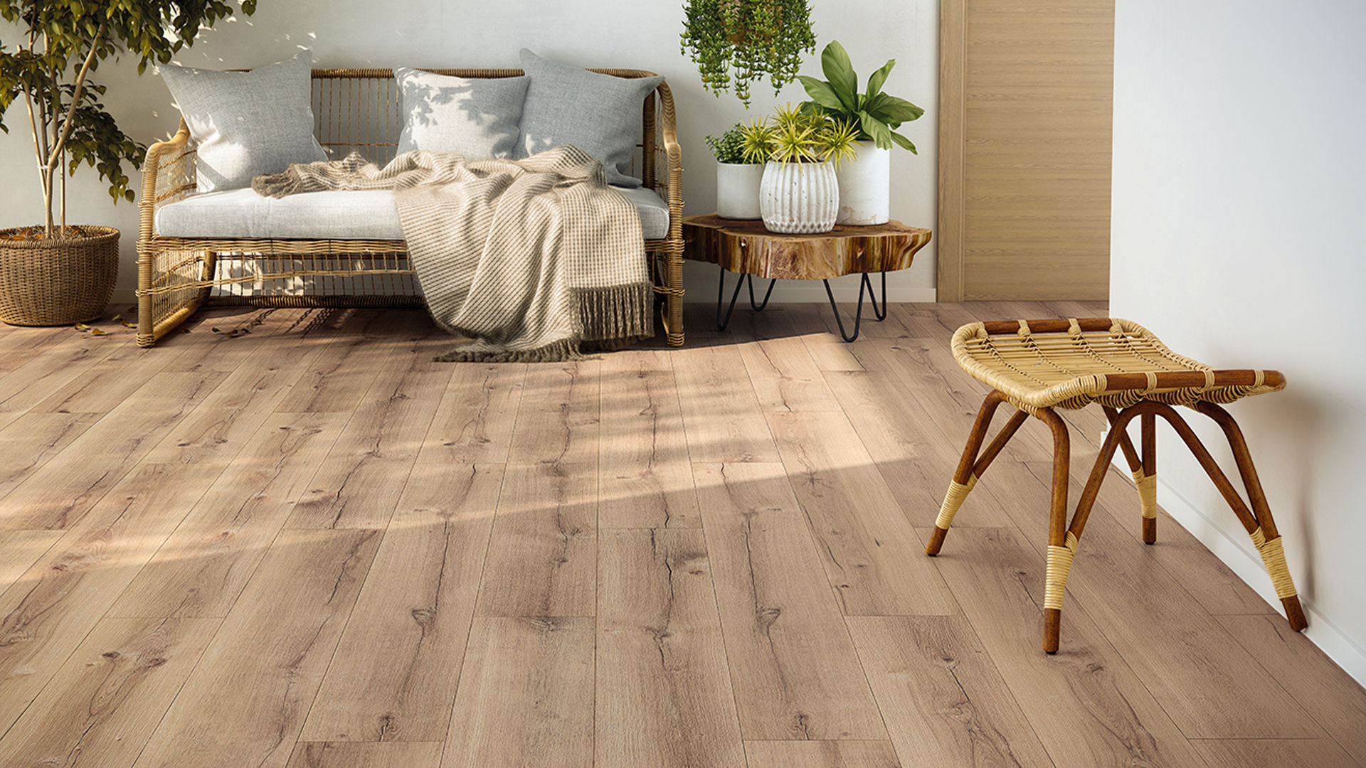 suelos laminado de roble en habitación interior